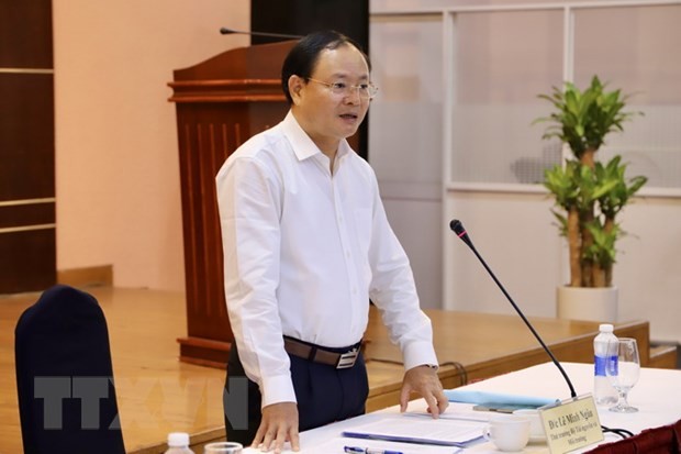Thứ trưởng Bộ Tài nguyên và Môi trường Lê Minh Ngân phát biểu tại hội thảo. (Ảnh: Hồng Giang/TTXVN)