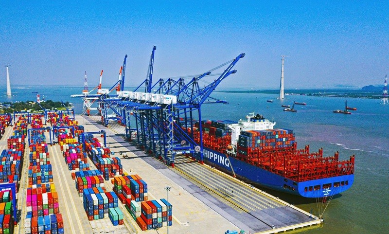 Xuất nhập khẩu 7 tháng 2023 sụt giảm hơn 60 tỷ USD so với cùng kỳ.