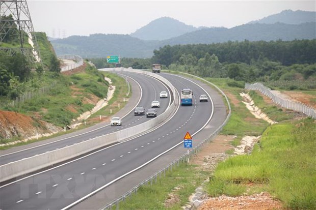 Đoạn cao tốc Phan Thiết-Dầu Giây tại lý trình km 25+419, đoạn qua xã Sông Phan, huyện Hàm Tân, Bình Thuận. (Ảnh: Nguyễn Thanh/TTXVN)