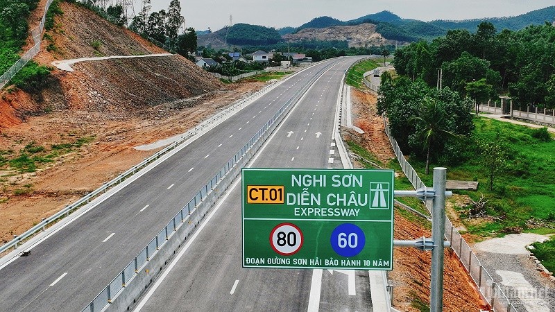 Một đoạn cao tốc Nghi Sơn - Diễn Châu.