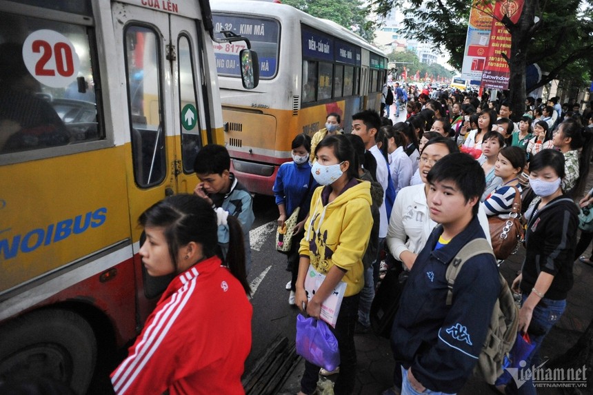 Sở GTVT Hà Nội đề xuất tăng giá vé xe buýt từ 1/1/2024 (Ảnh: N. Huyền).