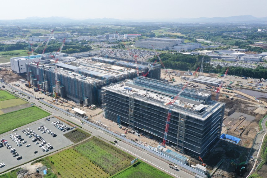 Nhà máy sản xuất chip đầu tiên của TSMC được đặt tại Kumamoto, Nhật Bản.