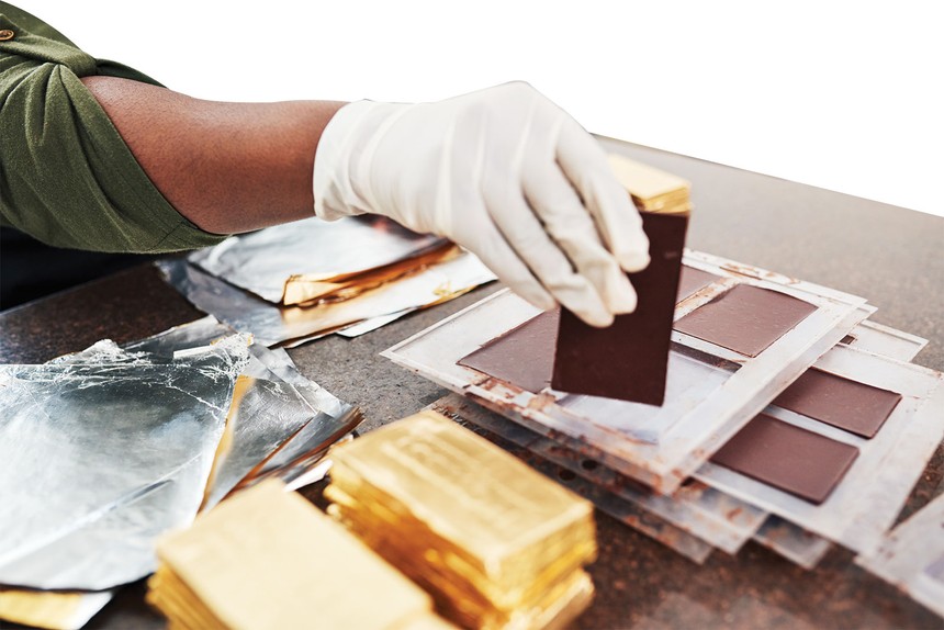 Sản xuất vàng miếng và các vật phẩm lưu niệm bằng vàng là một trong những lĩnh vực mà NHNN sẽ giữ 100% vốn