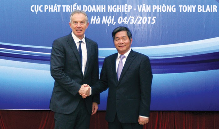 Bộ trưởng Bùi Quang Vinh và cựu Thủ tướng Anh Tonny Blair tại cuộc hội thảo