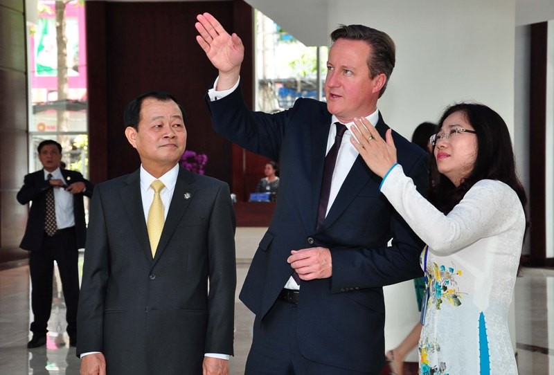Hình ảnh Thủ tướng Anh David Cameron thăm HOSE