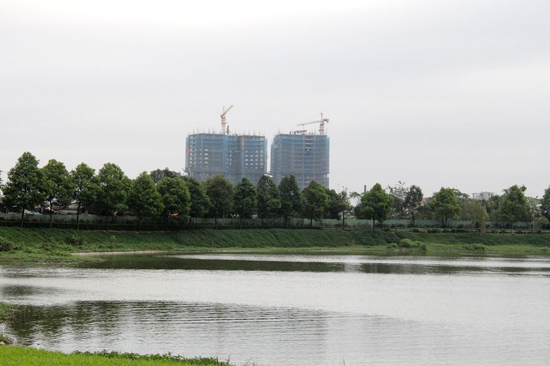 Hình ảnh thực tế dự án nhìn từ hồ nước Công viên Yên Sở