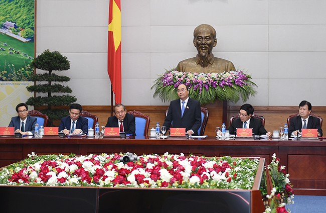 Thủ tướng Nguyễn Xuân Phúc chủ trì phiên họp đầu tiên với các thành viên Chính phủ mới được kiện toàn. Ảnh: VGP/Quang Hiếu 