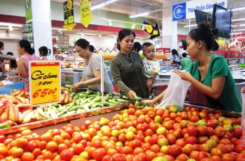 Doanh nghiệp Việt đang phải chịu mức chiết khấu cao tại siêu thị. Ảnh: Thi Hà.