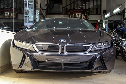 BMW i8 rao bán 5 tỷ đồng ở Việt Nam