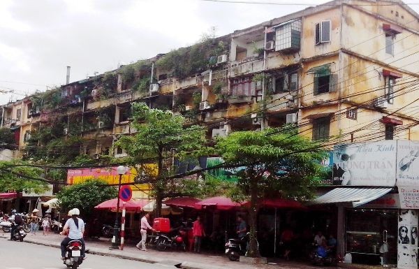 Hà Nội kêu gọi 361.000 tỷ đồng cải tạo chung cư cũ: Kế hoạch mới gặp trở ngại cũ 