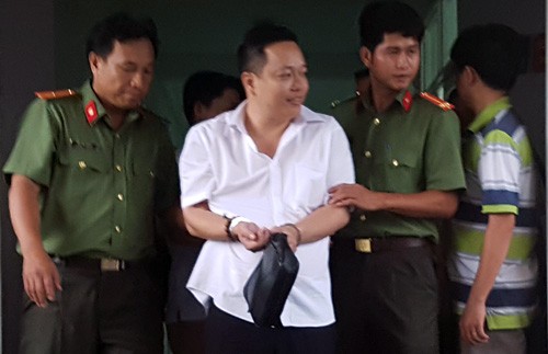 Giám đốc Nguyễn Huỳnh Đạt Nhân bị bắt. Ảnh: Cửu Long