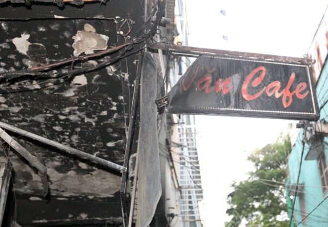 Ảnh hiện trường vụ cháy quán cà phê khiến 6 người chết ở Sài Gòn