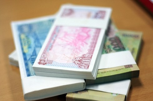 Ngân hàng Nhà nước cấm chi tiền mới mệnh giá từ 5.000 đồng trở xuống.