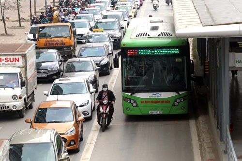 Buýt nhanh BRT được kỳ vọng góp phần cải thiện tình trạng giao thông đô thị hiện nay. Ảnh: Giang Huy.