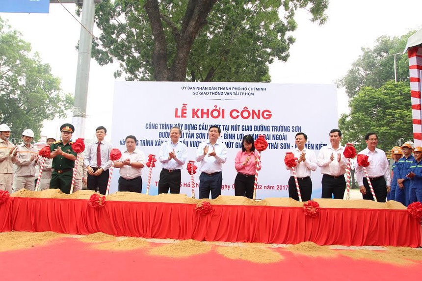 TP.HCM khởi công xây dựng 2 cầu vượt tại cửa ngõ Tân Sơn Nhất