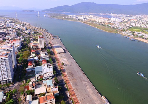 Khu vực sông Đà Nẵng dự định làm dự án hầm chui nằm giữa cầu Thuận Phước và cầu quay sông Hàn. Ảnh: Nguyễn Đông.