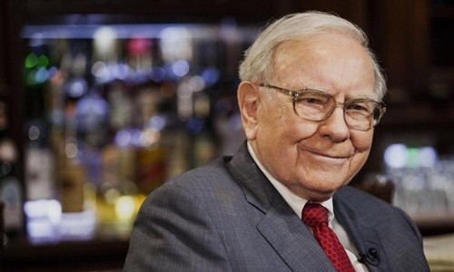 Warren Buffett quản lý hơn 360.000 nhân viên thế nào?