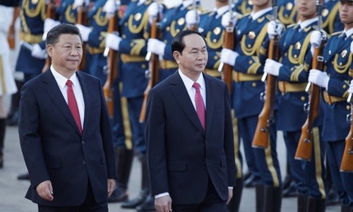 Chủ tịch Trung Quốc Tập Cận Bình đón Chủ tịch Trần Đại Quang tại Bắc Kinh. Ảnh:Reuters