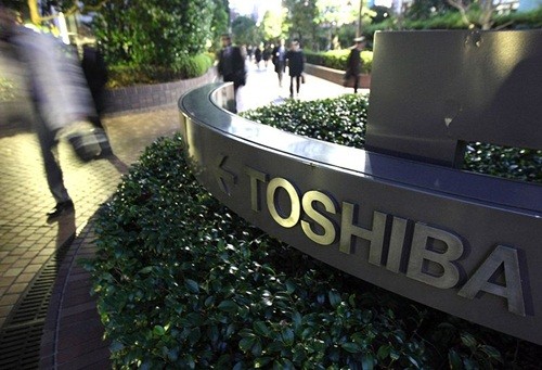 Toshiba vẫn đang chật vật bán mảng chip để tồn tại. Ảnh:AFP