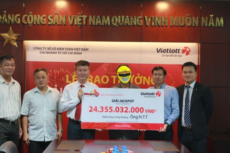 Vietlott trao thưởng Jackpot trị giá hơn 24 tỷ đồng cho ông NTT đến từ Hà Nội