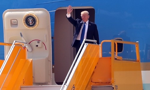 Tổng thống Mỹ Trump tại sân bay ở Đà Nẵng ngày 10/11. Ảnh:Quỳnh Trần.