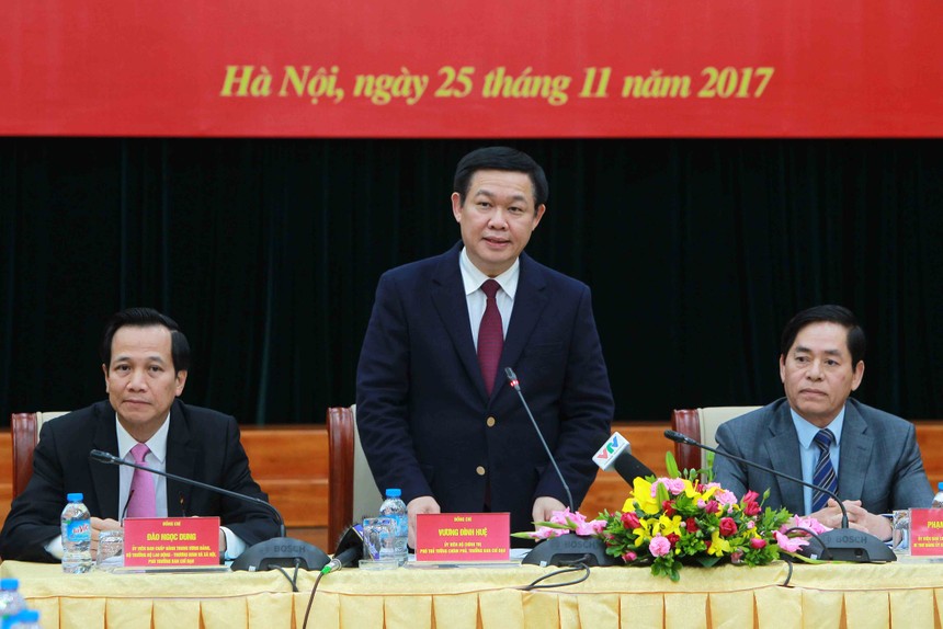 Phó Thủ tướng Chính phủ Vương Đình Huệ phát biểu tại buổi làm việc. - Ảnh: VGP/Thành Chung