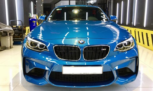 Chiếc BMW M2 bắt mắt hơn sau khi được làm vệ sinh phần ngoại thất.