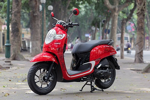 Honda Scoopy 2018 nhập khẩu Indonesia tại Hà Nội. Ảnh: Lương Dũng.