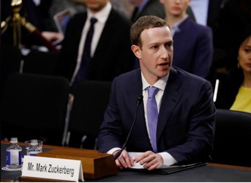 CEO Facebook - Mark Zuckerberg trong buổi điều trần. Ảnh:Reuters