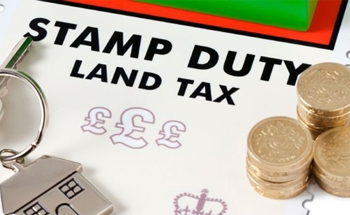 Thuế sở hữu nhà đất mang lại nguồn thu cao cho chính phủ Anh.