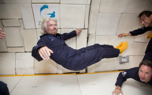Branson thử nghiệm môi trường không trọng lực trên con tàu Vomit Comet. Ảnh:BI.