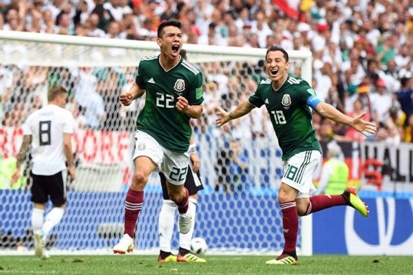 Lozano (số 22) ghi bàn duy nhất giúp Mexico hạ gục Đức. Ảnh:AFP.