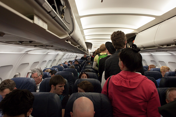 Lý do các hãng hàng không bán số vé vượt số ghế trên chuyến bay