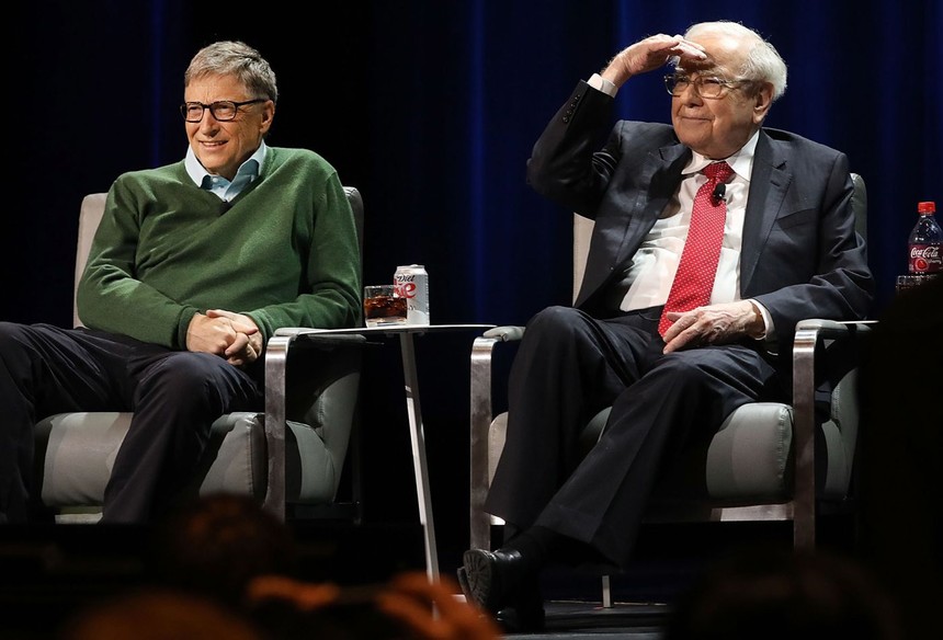Bill Gates và Warren Buffett trong một sự kiện.