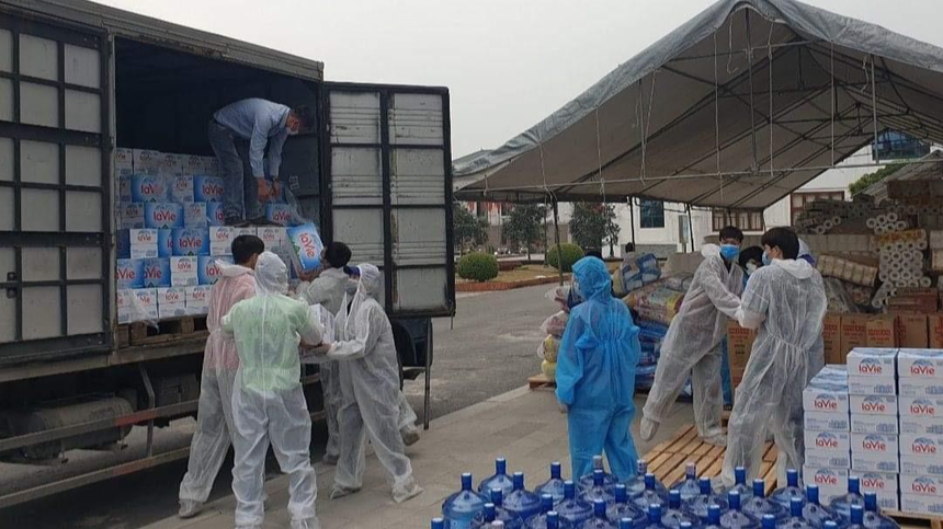 Hỗ trợ nước khoáng La Vie đến điểm cách ly, bệnh viện dã chiến ở Hải Dương, Quảng Ninh