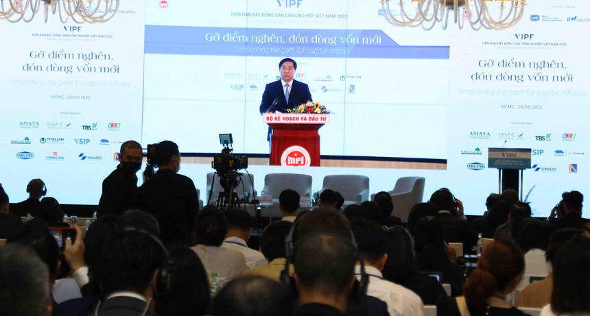 Ông Trần Duy Đông, Thứ trưởng Bộ Kế hoạch và Đầu tư phát biểu tại Diễn đàn Bất động sản Công nghiệp 2022 (ảnh: Lê Toàn)