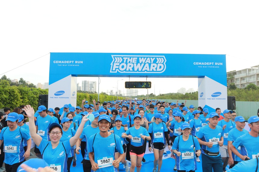 Giải Gemadept Run 2022 thu hút hàng trăm vận động viên tham dự
