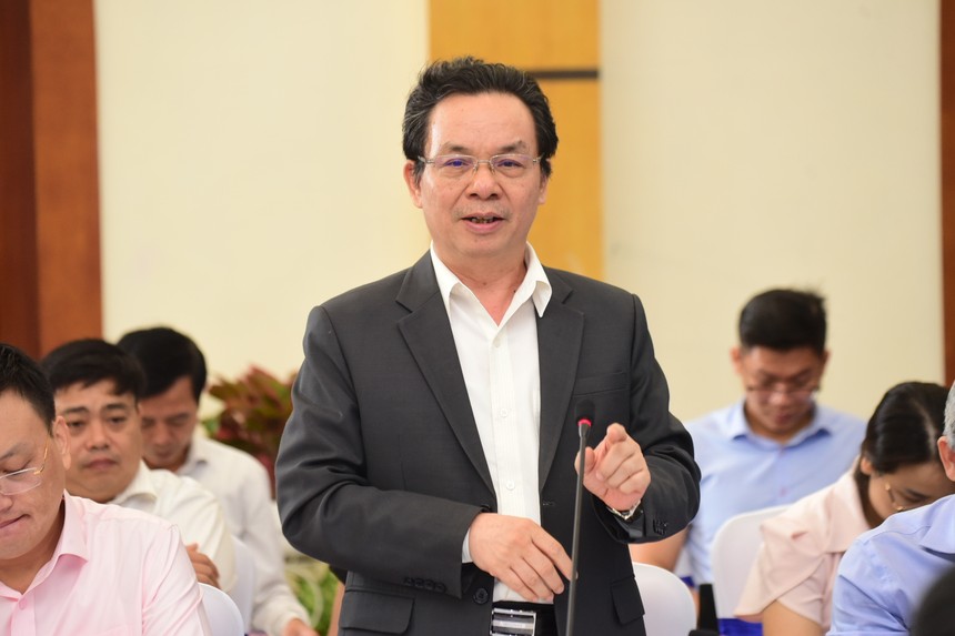 GS-TS. Hoàng Văn Cường, ủy viên Ủy ban Tài chính - Ngân sách của Quốc hội phát biểu tại Hội thảo.