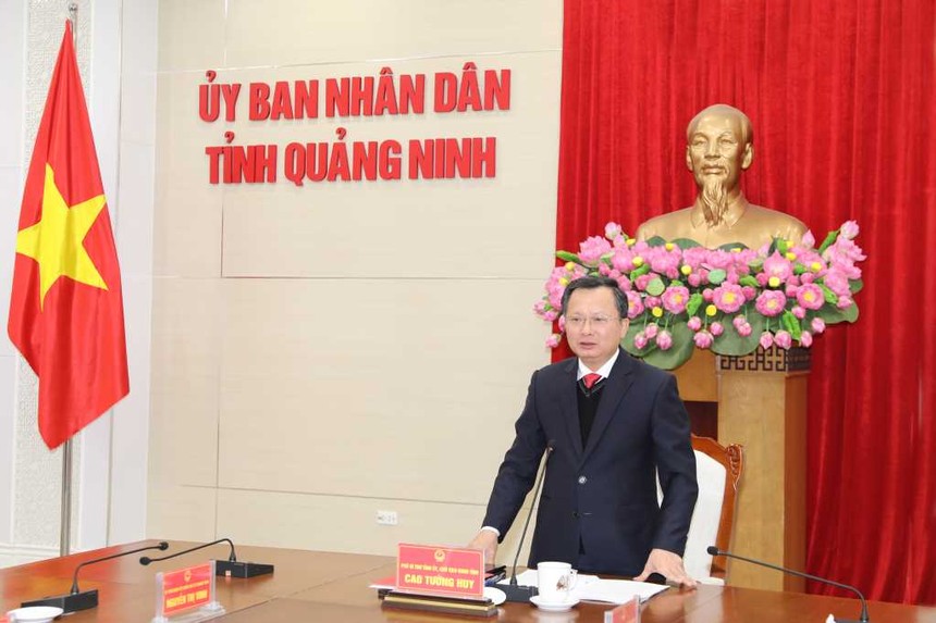 Ông Cao Tường Huy, Chủ tịch UBND tỉnh Quảng Ninh chủ trì phiên họp. Nguồn: Quảng Ninh Portal.