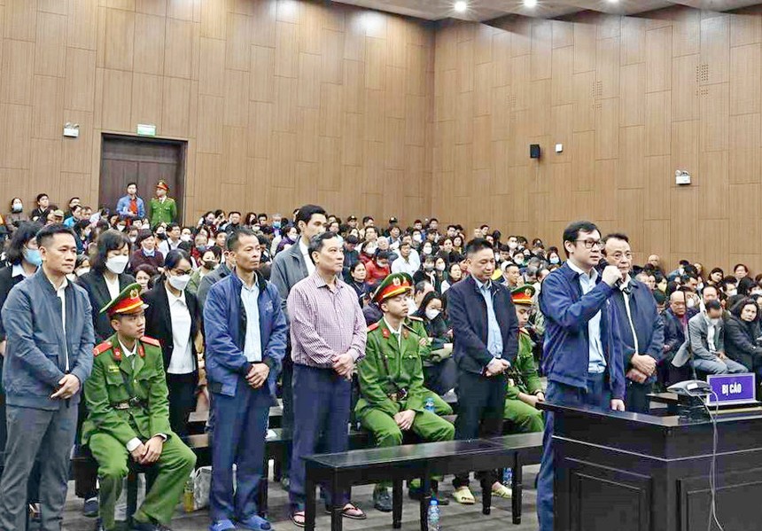 Các bị cáo trong vụ án liên quan tới các sai phạm xảy ra tại Tập đoàn Tân Hoàng Minh.