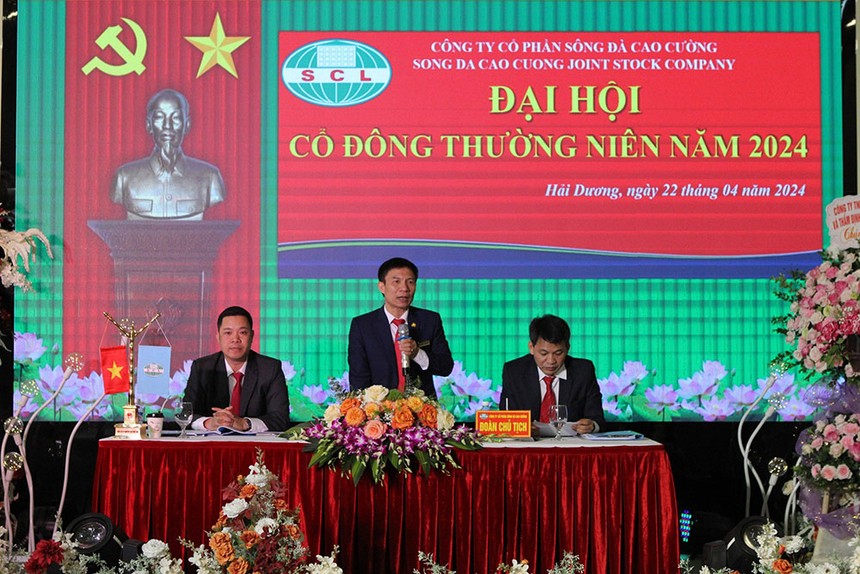 Ông Kiều Văn Mát, Chủ tịch HĐQT chia sẻ tại Đại hội đồng cổ đông thường niên năm 2024 của CTCP Sông Đà Cao Cường.