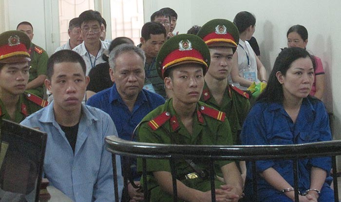 30 tháng tù cho cựu Kiểm sát viên Hà Nội nhận tiền “chạy án“