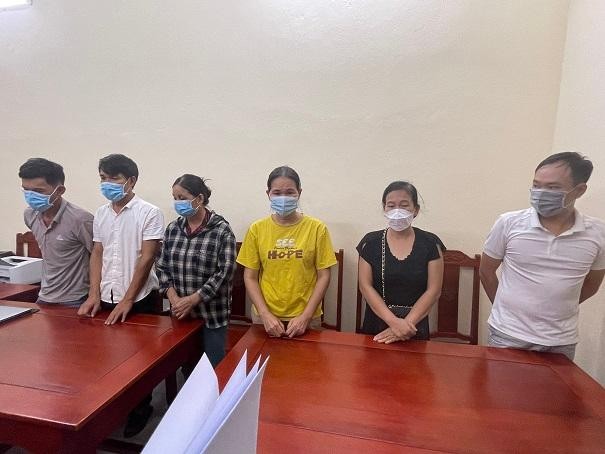 Các đối tượng lừa đảo bị Phòng Cảnh sát hình sự Công an tỉnh Thanh Hoá bắt giữ. 