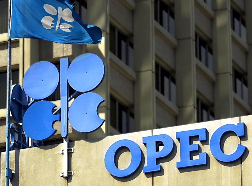 Giá dầu giảm trước dấu hiệu OPEC+ tăng dần sản lượng trở lại