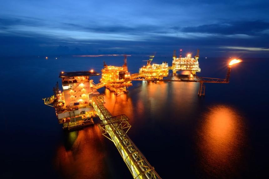 IEA cắt giảm triển vọng nhu cầu dầu toàn cầu