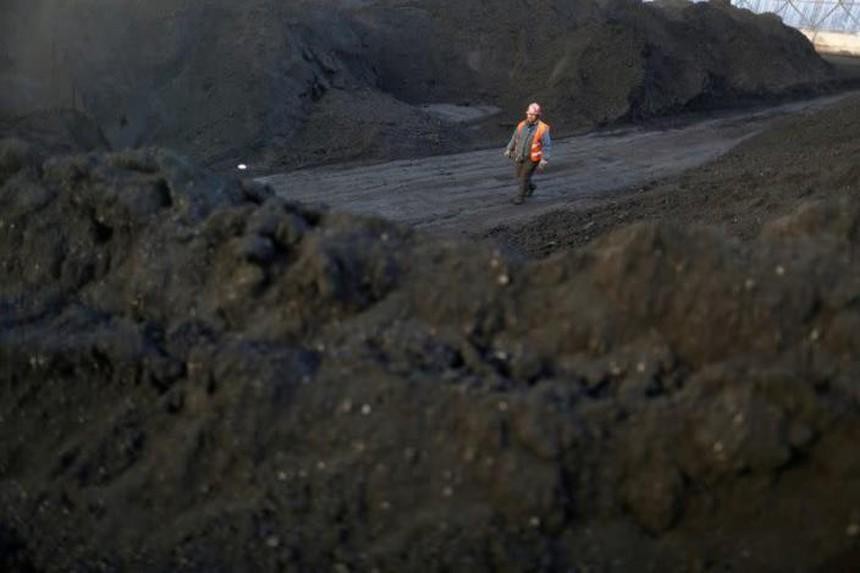 Nhập khẩu than của Trung Quốc tăng vọt trong bối cảnh khủng hoảng năng lượng