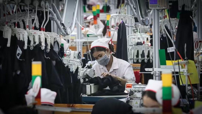 Nikkei Asia: Các nhà máy Việt Nam gặp khó khăn do đơn đặt hàng từ phương Tây chậm lại