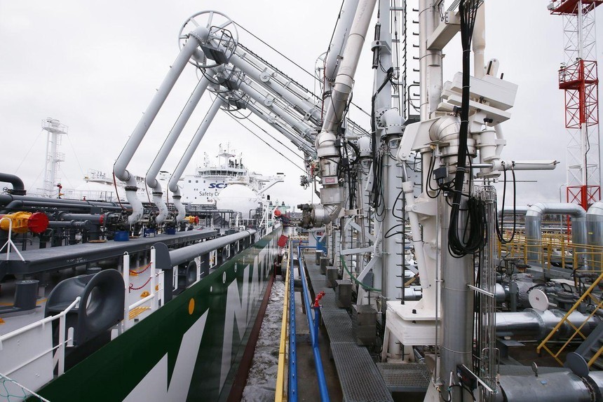 EU thông qua mức trần giá đối với các sản phẩm dầu mỏ của Nga