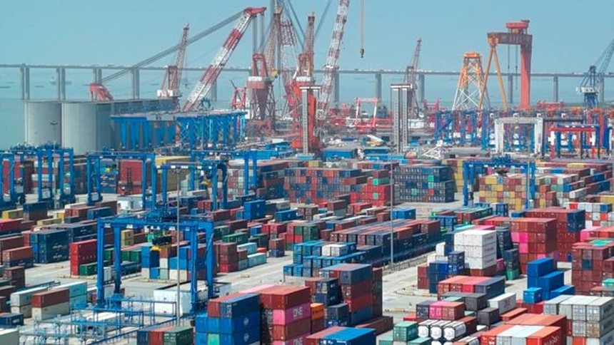 Sản xuất container toàn cầu sụt giảm mạnh do nhu cầu hàng hóa giảm