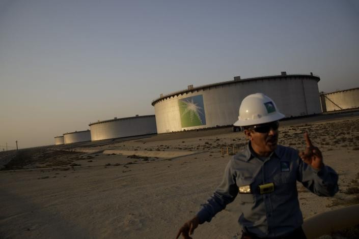 Ả Rập Xê Út tăng giá bán dầu cho châu Á và châu Âu trong tháng 9